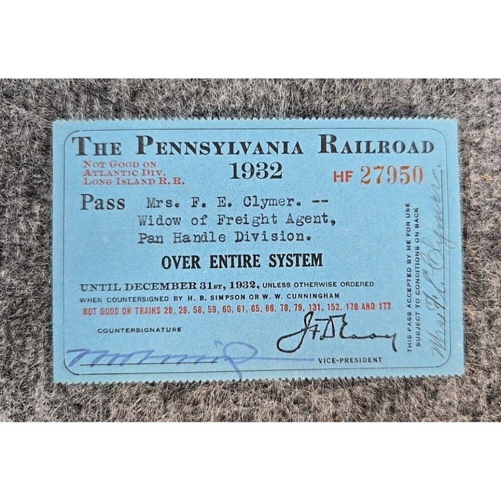 1932 Pennsylvania Railroad System Pass #HF27950 Paper Signed